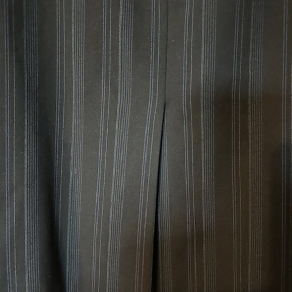 ISAAC MIZRAHI 2PC STRIPE BLUE SKIRT SUIT. - SZ 10 - Picture 5 of 6